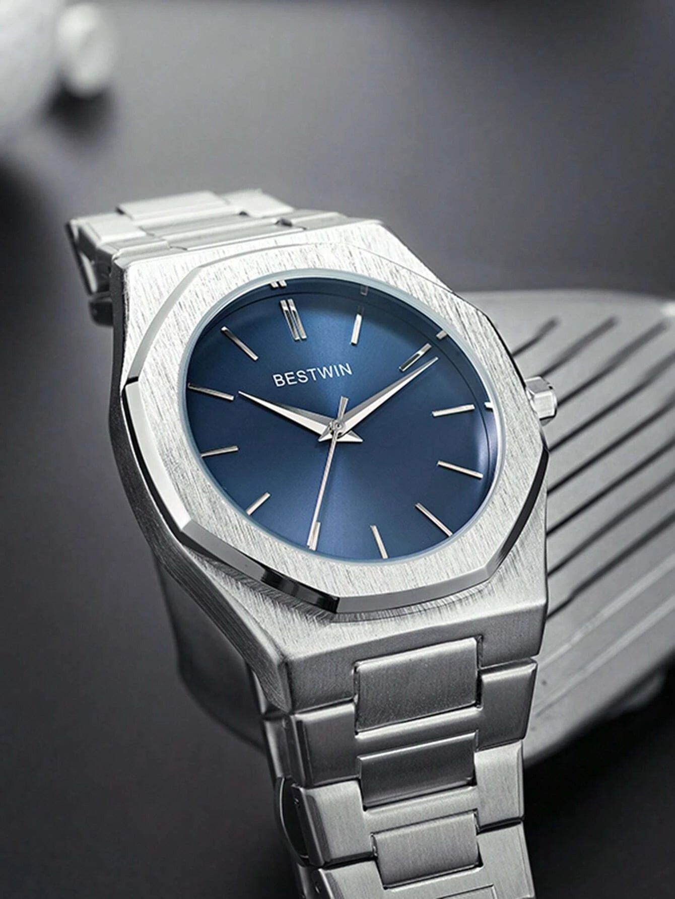 GORBEN Men round Pointer Quartz Watch Father