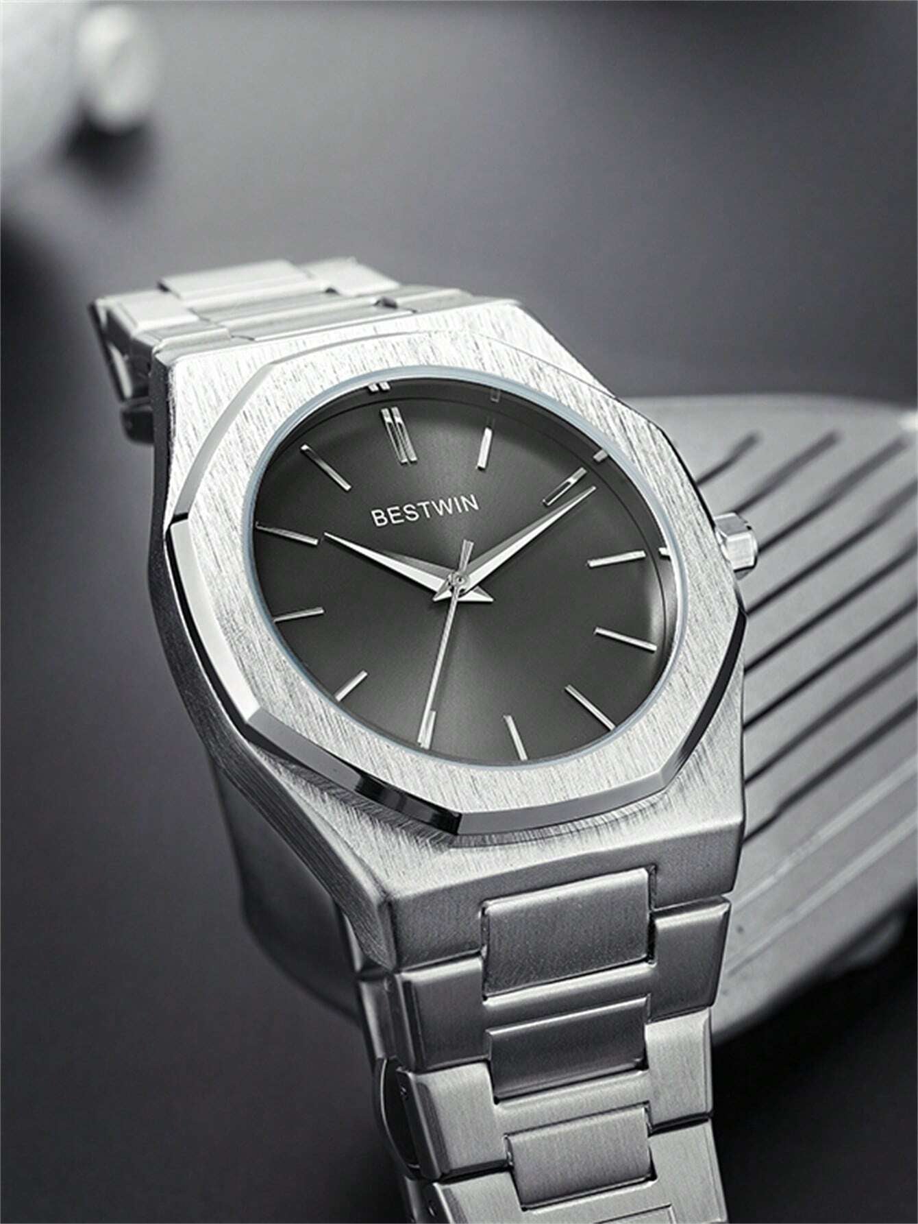 GORBEN Men round Pointer Quartz Watch Father