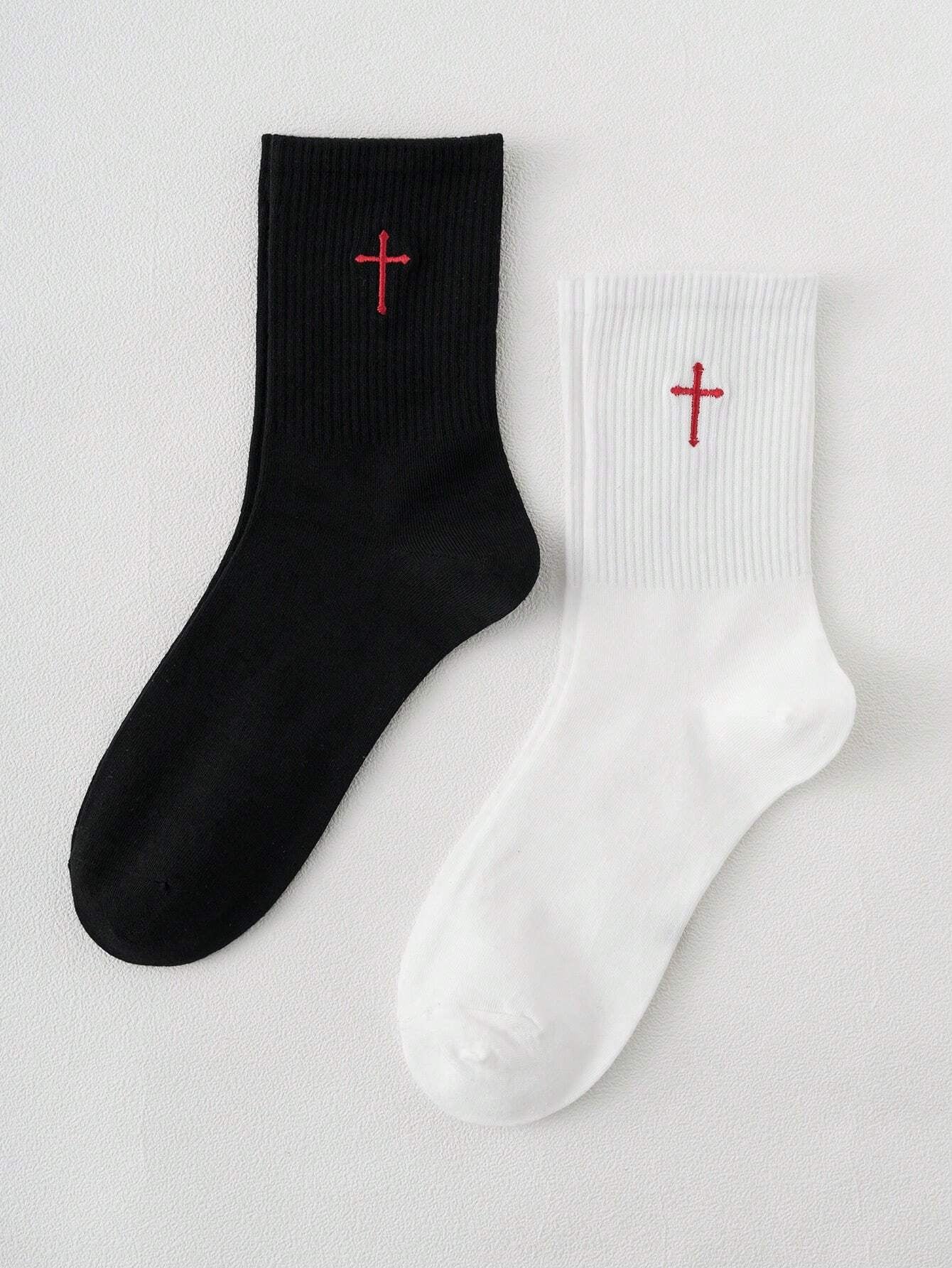 2Pairs Men Cross Embroidered Crew Socks
